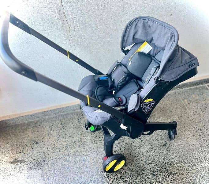 Stroller turns into car seat  03659469 120$ used 2times 0