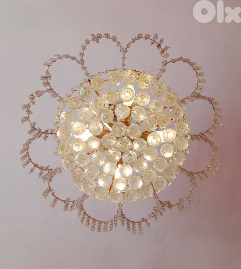 تريا كريستال كبيرة مرتبة 0