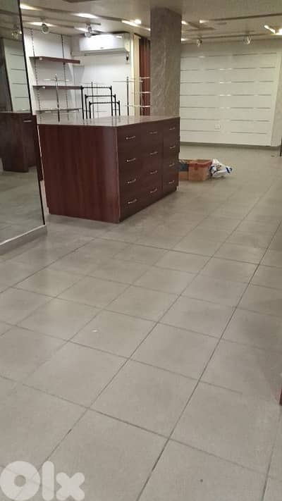 خزانة للبيع