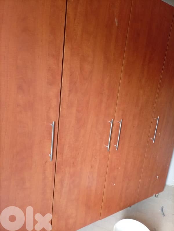 خزانة ٤ درف مع جوارير 0