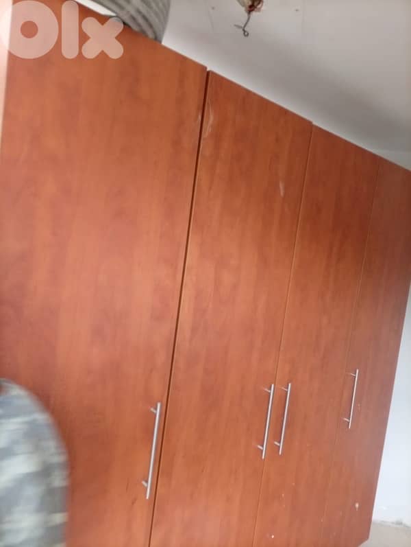 خزانة ٤ درف مع جوارير 1