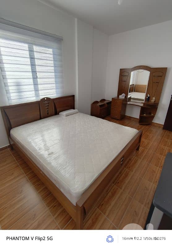 فرش بيت كتير نضيف مرتب استعمال فتاة 2