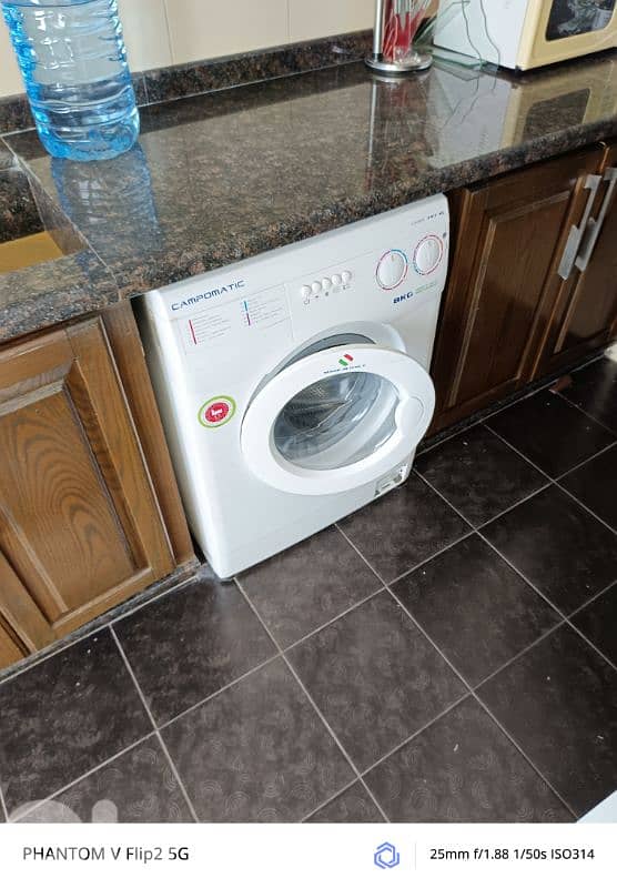 فرش بيت كتير نضيف مرتب استعمال فتاة 8