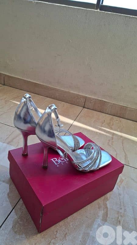 Belinda Silver heels 39 6