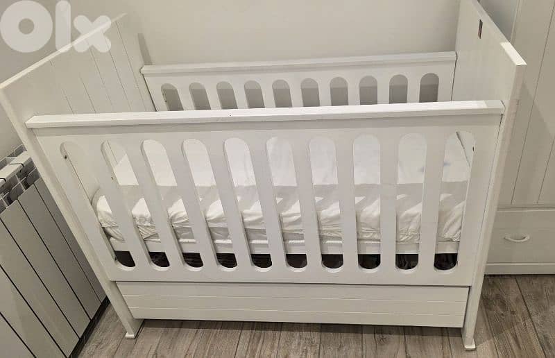Bed for kids with drawer & mattress تخت ولادي مع جارور وفرشة شبه جديد، 1