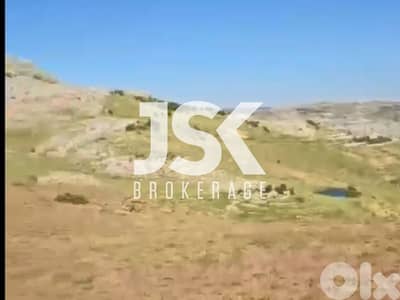 L19558 - 1,800 SQM Land With Panoramic View For Sale in Zaarour
