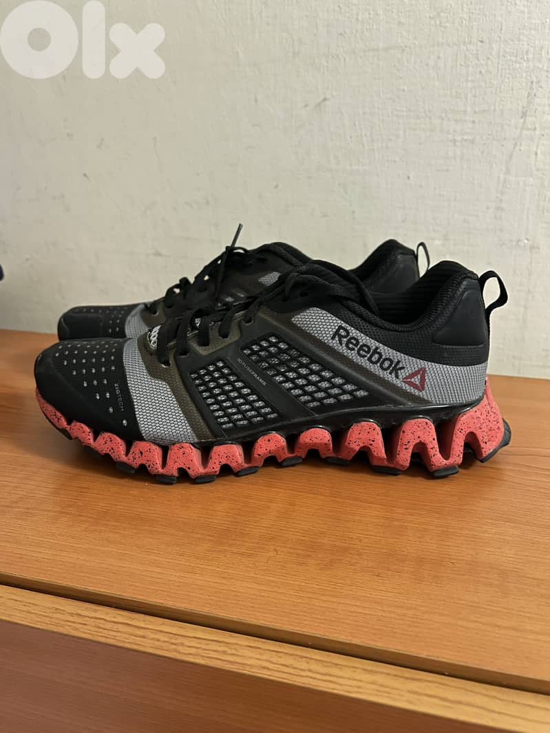 REEBOK never used at 30$ only 2