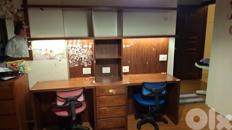 For sale l American Oak Wood Library 0