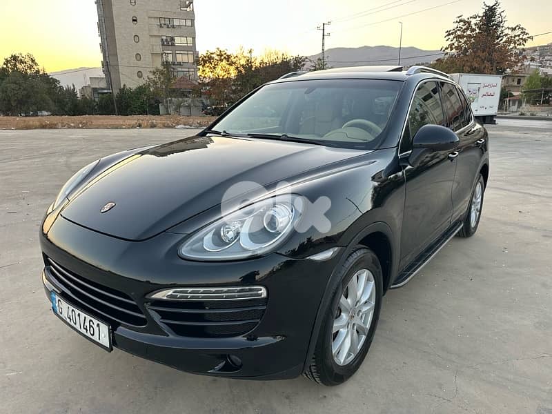 Porsche Cayenne 2011 0