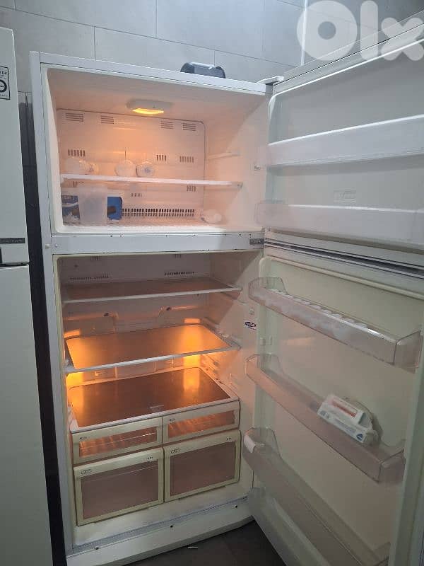 براد مستعمل ٢٦قدم BIomberg ملاحظه انفرتر مكفول  تواصل وتساب76856294 2