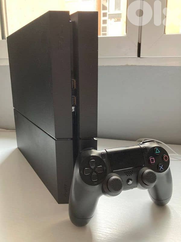 PS4 1TB LIKE NEW 0