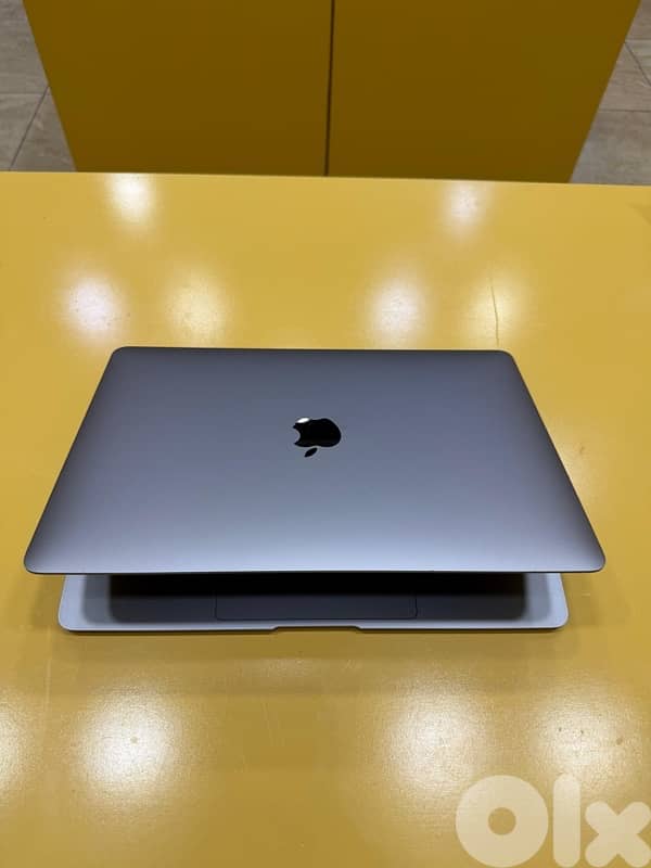 macbook pro 2020 4