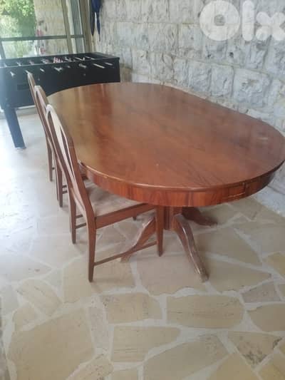 dining table with 3 chairs in very good condition