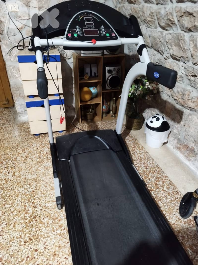 treadmill for sale very good condition 1
