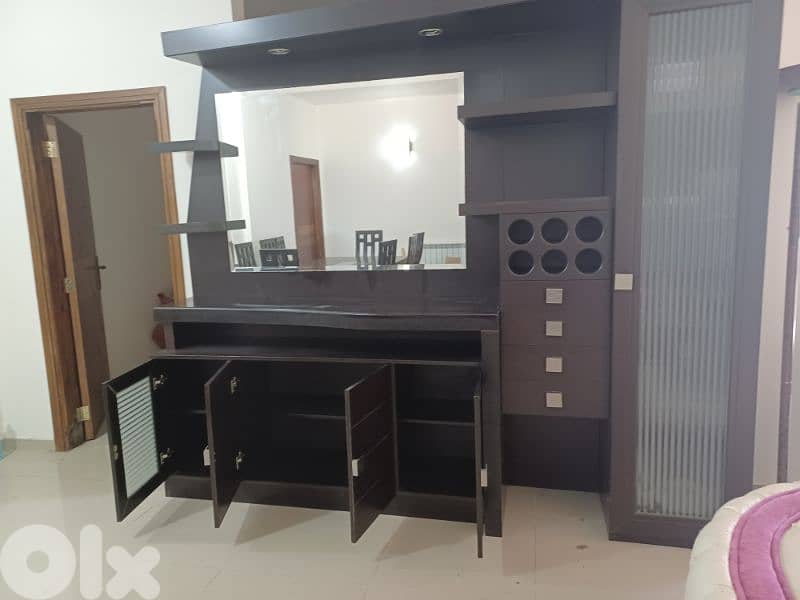 فيترين مع مراية 0