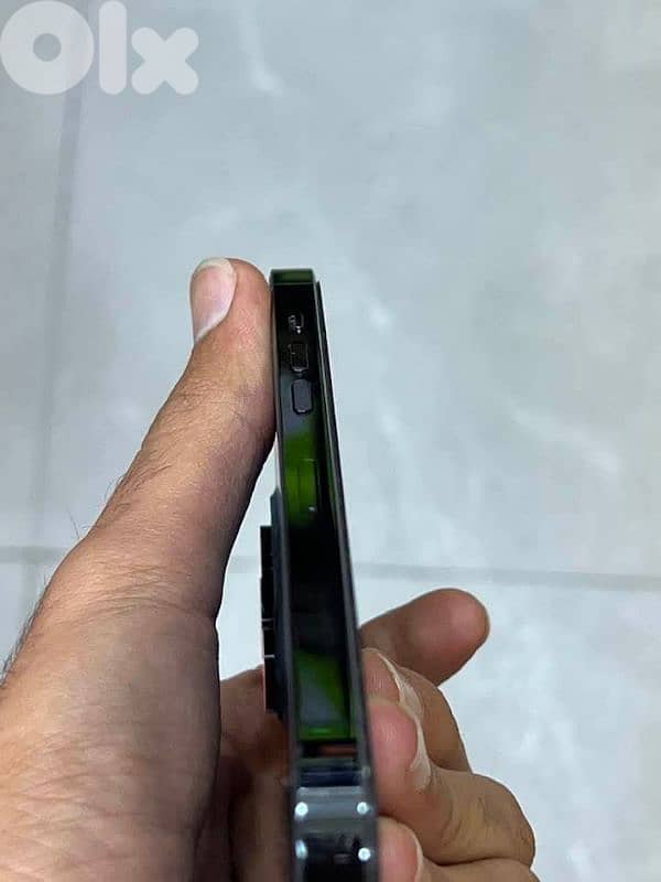 للبيع ايفون 12 برو ماكس 3