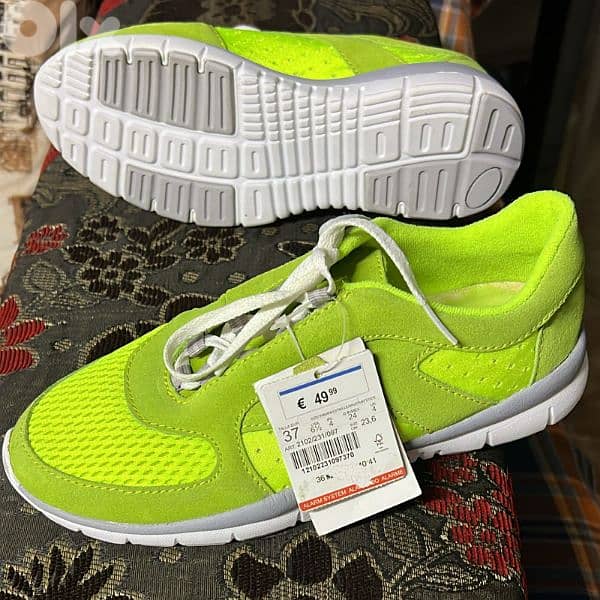 شروة احذية رياضية اصلية للبيع 5