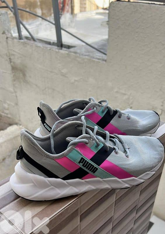 شروة احذية رياضية اصلية للبيع 8