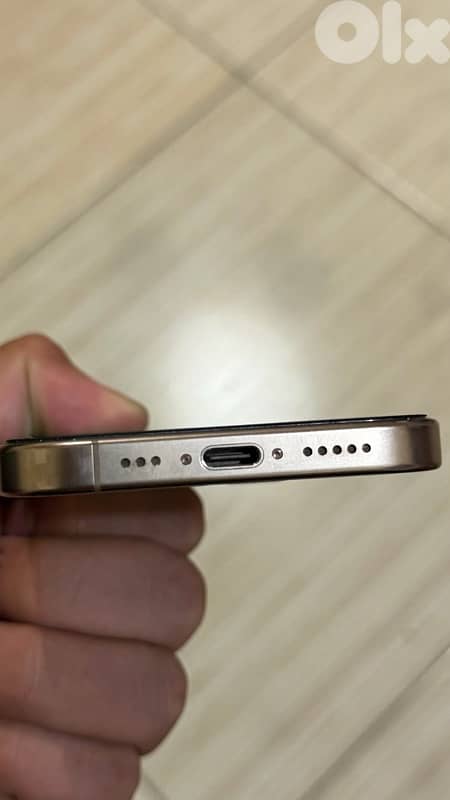 Used iPhone 16 pro 256 like new 4