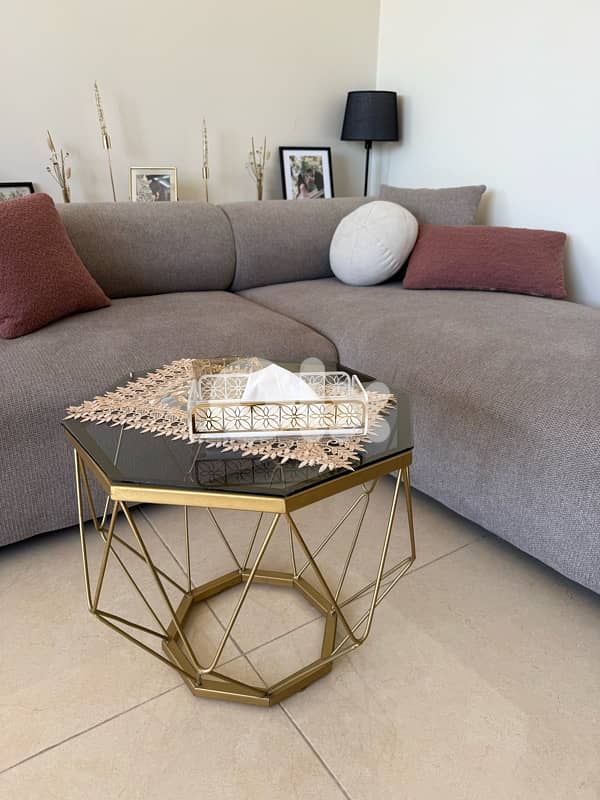 Living room with tables for sale 0