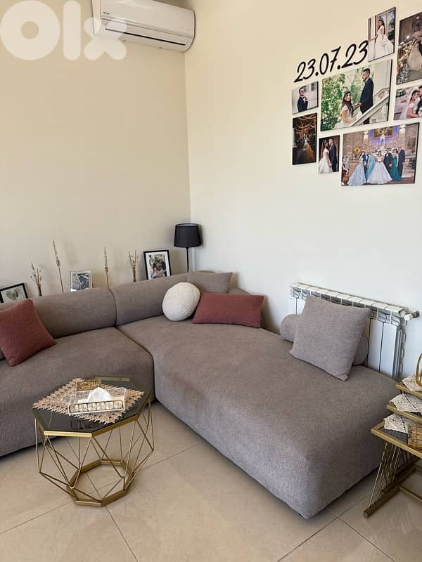 Living room with tables for sale 1