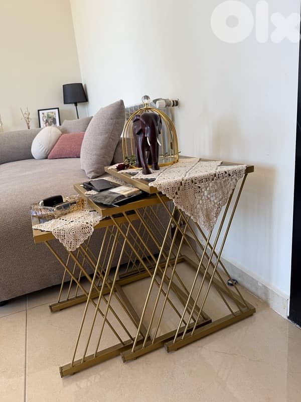 Living room with tables for sale 5