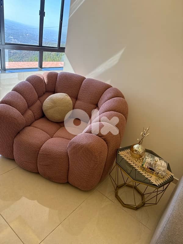 Living room with tables for sale 7