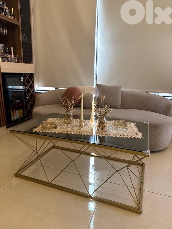 Living room with tables for sale 11