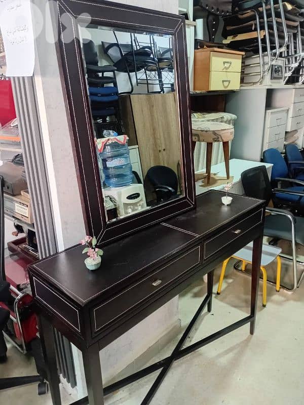 كونسول إيطالي شبه جديد 1