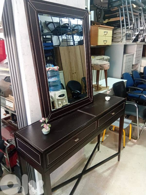 كونسول إيطالي شبه جديد 3