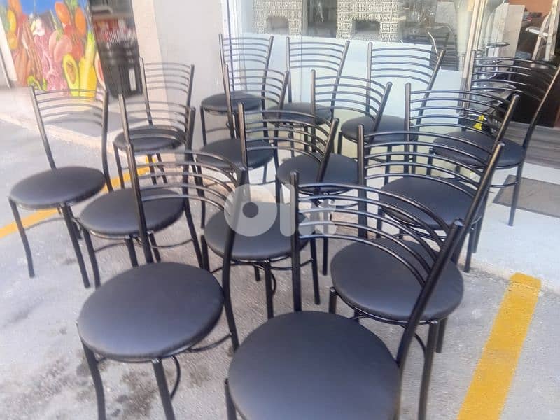 كراسي اوروبي شبه جديد سعر وحدي 25$ 0