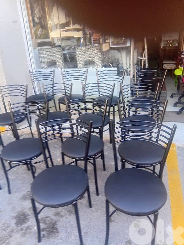 كراسي اوروبي شبه جديد سعر وحدي 25$ 1