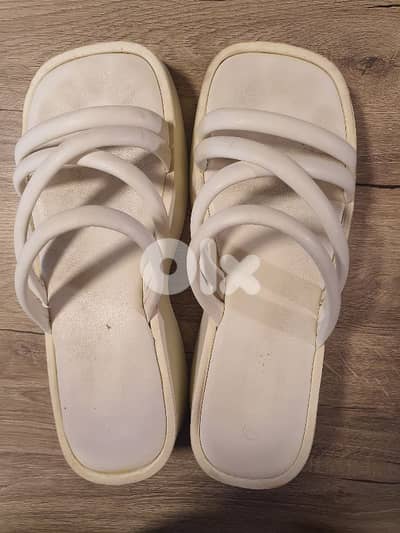 صندل ابيض قياس ٤٠