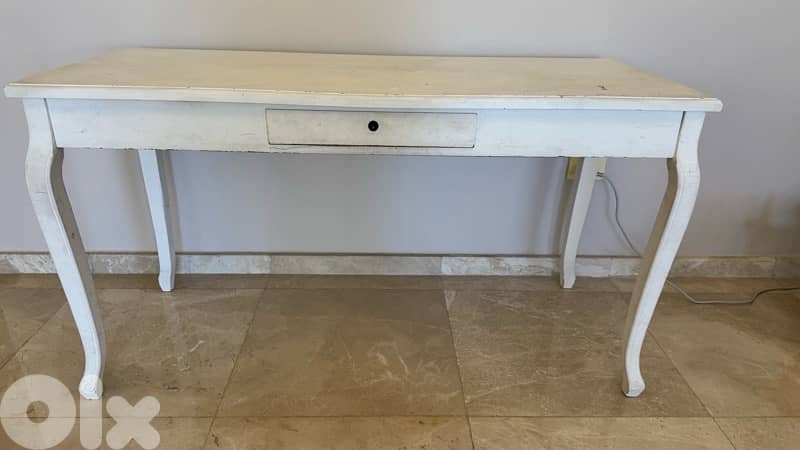 table/desk/vanity 0