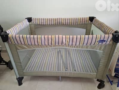 Portable playard
