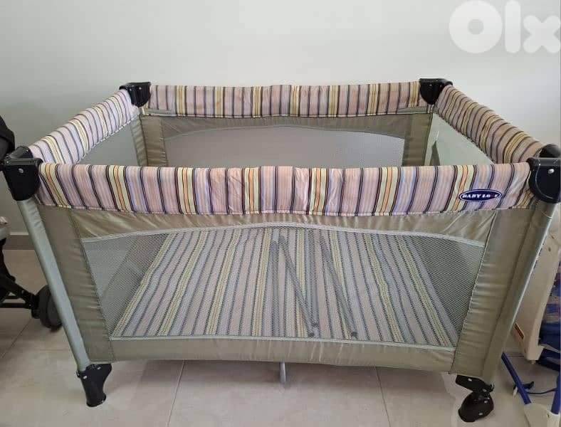 Portable playard 0