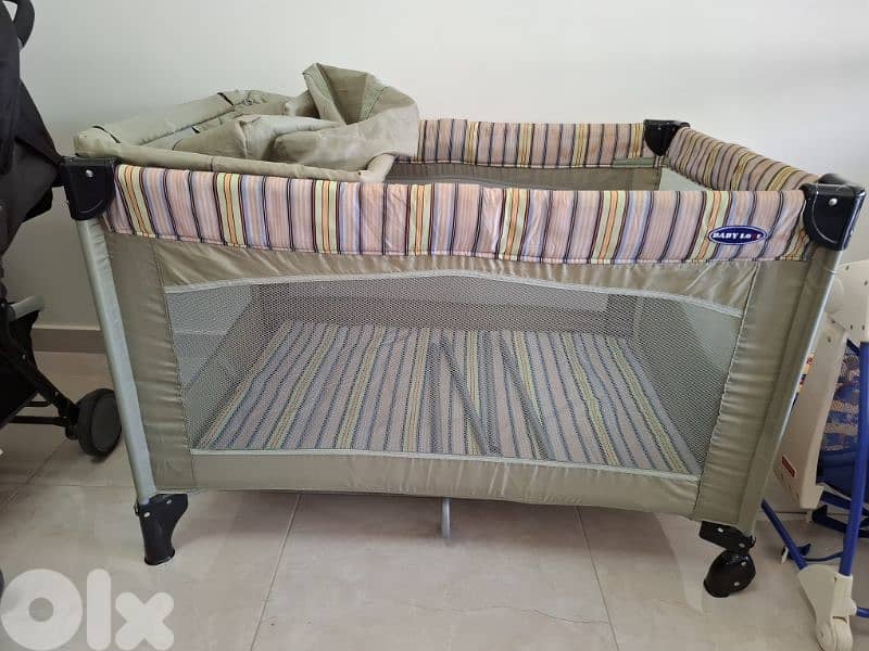 Portable playard 1