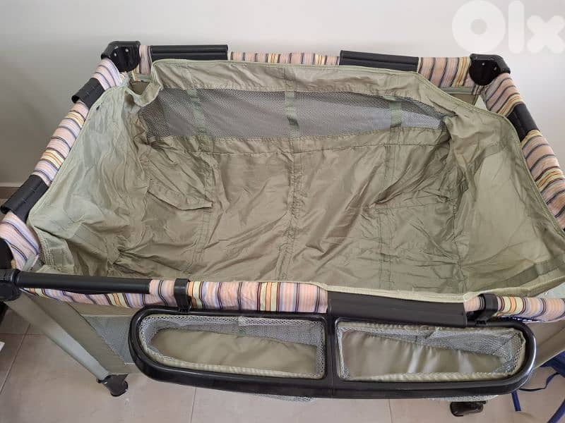 Portable playard 2