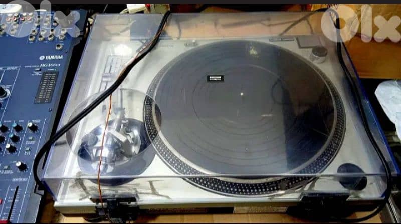Vintage 1979 Technics SL-1200MK2 Turntable. 0
