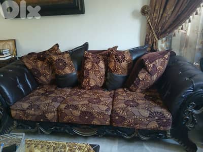 صالون+ غرفة قعدة+طاولات+ ٣برادي