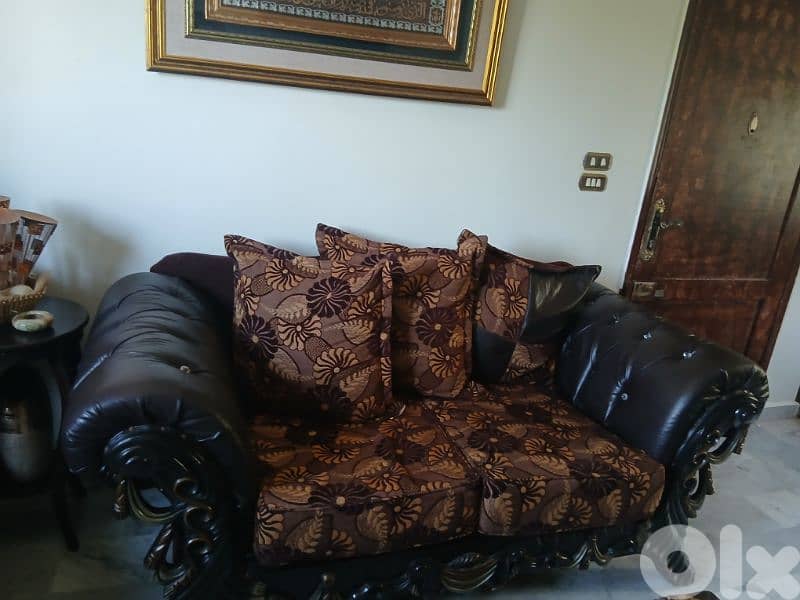 صالون+ غرفة قعدة+طاولات+ ٣برادي 1