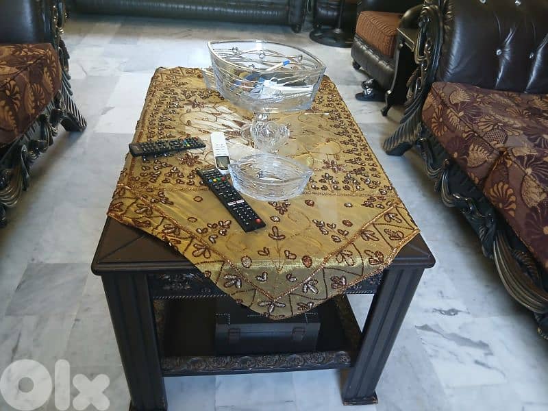 صالون+ غرفة قعدة+طاولات+ ٣برادي 4