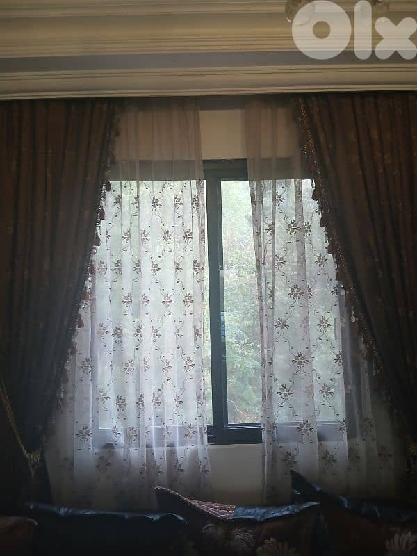 صالون+ غرفة قعدة+طاولات+ ٣برادي 8