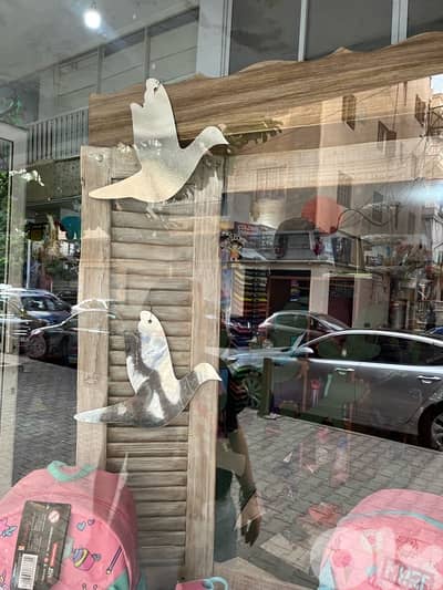 vintage vitrine display