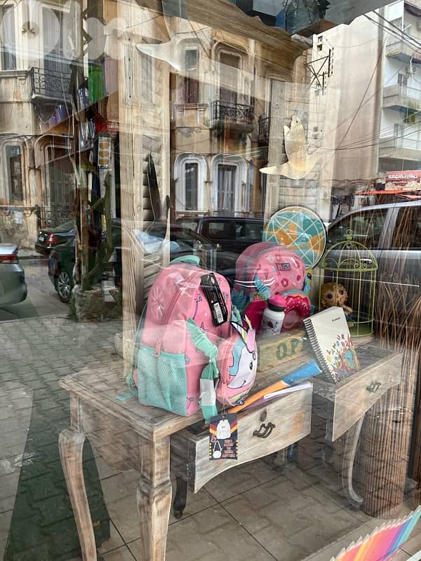 vintage vitrine display 3