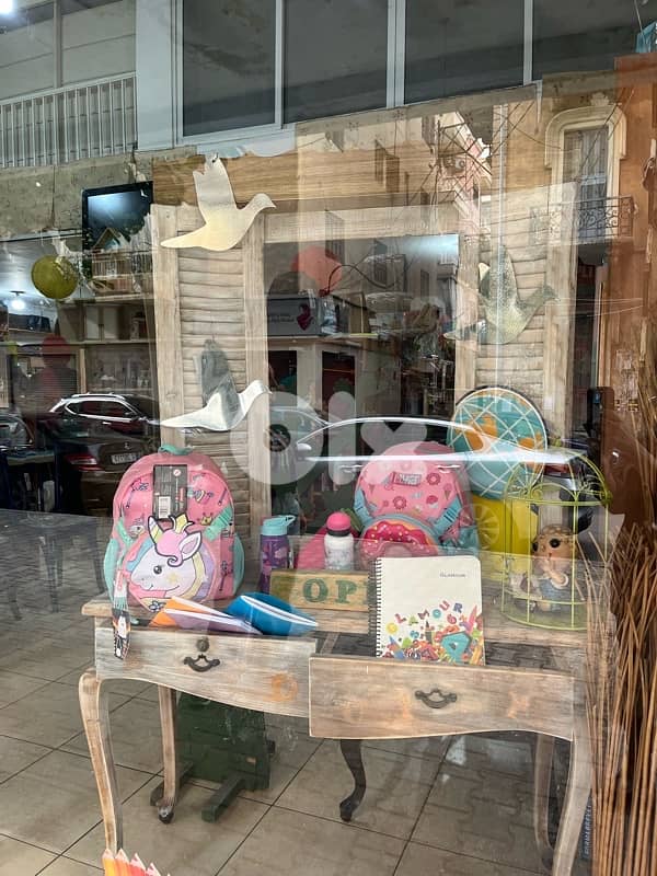 vintage vitrine display 4