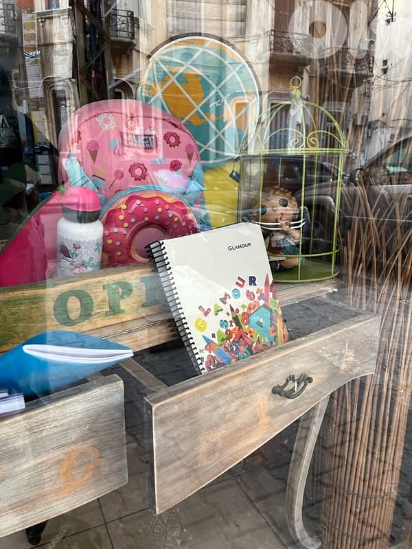 vintage vitrine display 6