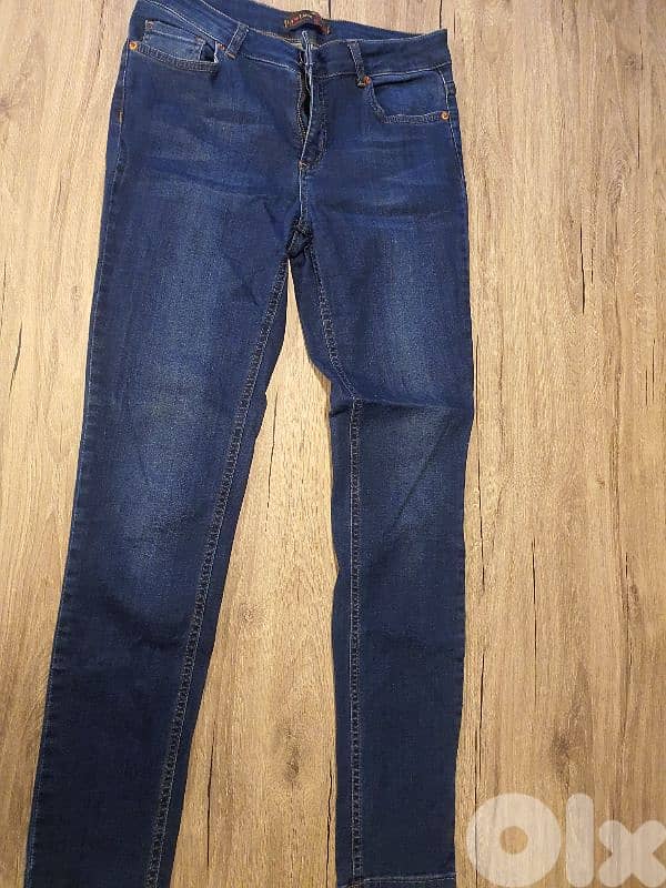 بنطلون جينز قياس ٣٠ 0