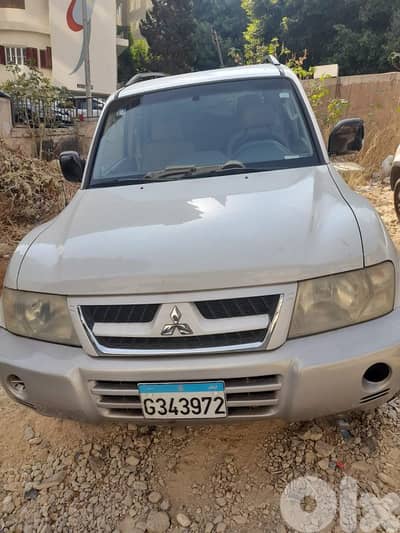 Mitsubishi Montero 2003