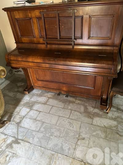 Vintage Acoustic Piano for decoration